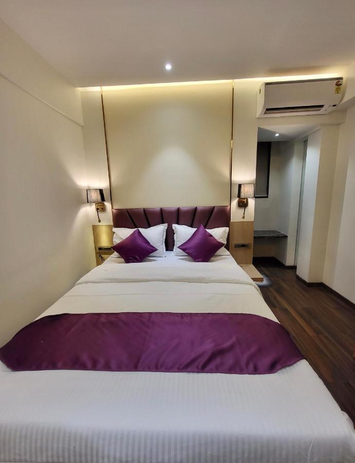 Vishal Hall Mumbai Exterior photo